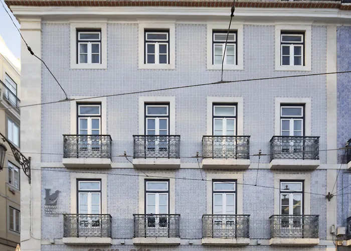 Chiado Camoes | *